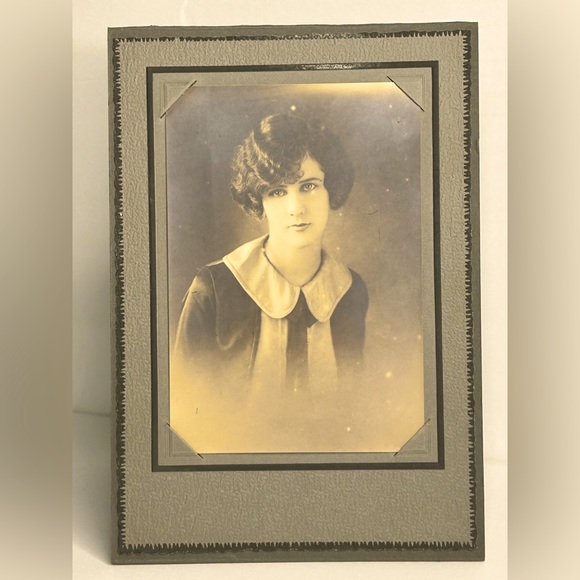 Vintage Sepia Studio Photography 1920s - Picture 4 of 6